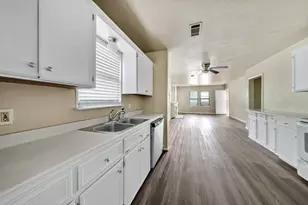 1404 E Tennie St, Gainesville, TX 76240 - Photo 22