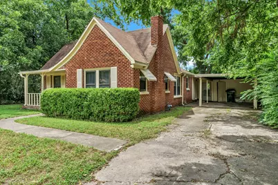 1404 E Tennie Street, Gainesville, TX 76240 - Photo 1