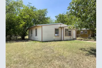401 Long Drive, Mineral Wells, TX 76067 - Photo 2