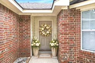 5828 Pearl Oyster Ln, Fort Worth, TX 76179 - Photo 2