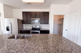 1713 Blue Jay Dr, Ennis, TX 75119 - Photo 2