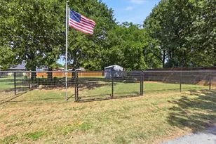 1115 E Sixth St, Springtown, TX 76082 - Photo 34