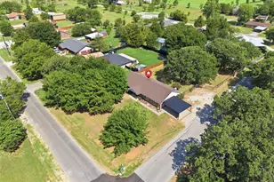 1115 E Sixth St, Springtown, TX 76082 - Photo 36