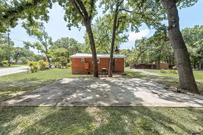 501 Lakeshore Road, Shady Shores, TX 76208 - Photo 10