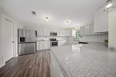 3535 Virginia Boulevard, Dallas, TX 75211 - Photo 8