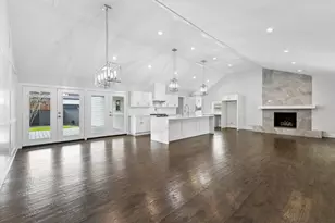 13726 Peyton Dr, Dallas, TX 75240 - Photo 1