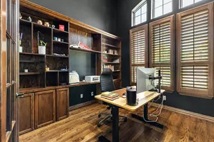 2029 N Hill Dr, Irving, TX 75038 - Photo 4