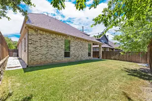 2029 N Hill Dr, Irving, TX 75038 - Photo 40