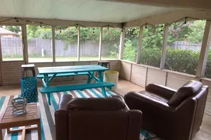 1916 Victoria Dr, Arlington, TX 76012 - Photo 2