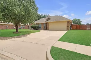 521 Acorn Ct, Saginaw, TX 76179 - Photo 1