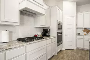 509 River Bank Ct, Granbury, TX 76049 - Photo 8