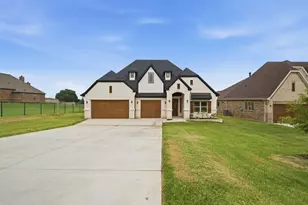680 Jennings Ln, Azle, TX 76020 - Photo 2