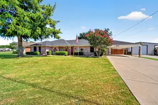403 Sunset Dr, Crandall, TX 75114 - Photo 1