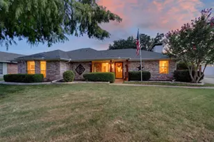 403 Sunset Dr, Crandall, TX 75114 - Photo 2