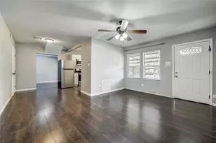 802 E Dallas St, Mansfield, TX 76063 - Photo 8