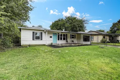 802 E Dallas Street, Mansfield, TX 76063 - Photo 1