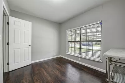 802 E Dallas Street, Mansfield, TX 76063 - Photo 10