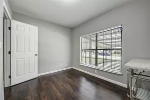 802 E Dallas St, Mansfield, TX 76063 - Photo 10