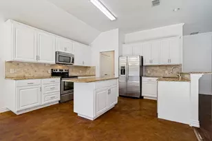 223 Carriage Dr, Willow Park, TX 76087 - Photo 10