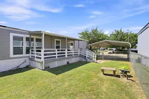 128 Valerie Ln, Sherman, TX 75092 - Photo 2
