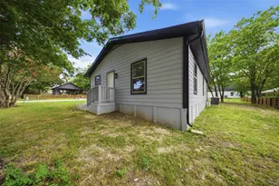 500 S 4th St, Bonham, TX 75418 - Photo 14