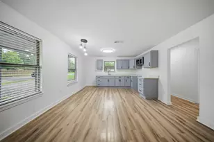 500 S 4th St, Bonham, TX 75418 - Photo 6