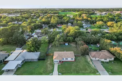 11719 Manon Drive, Balch Springs, TX 75180 - Photo 4