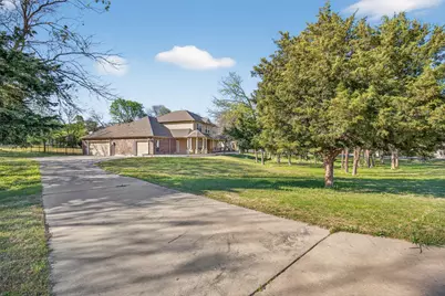 4405 Wolf Court, McKinney, TX 75071 - Photo 4