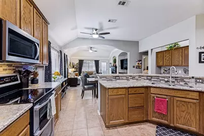 460 Darlington Trail, Fort Worth, TX 76131 - Photo 8