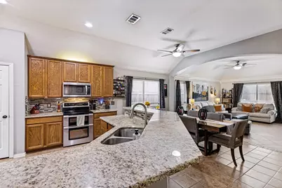 460 Darlington Trail, Fort Worth, TX 76131 - Photo 10