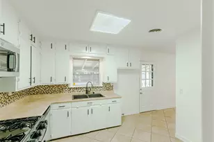 816 S Burdette Ave, Sherman, TX 75090 - Photo 6