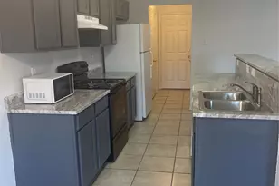 4602 Alamosa St, Fort Worth, TX 76119 - Photo 4
