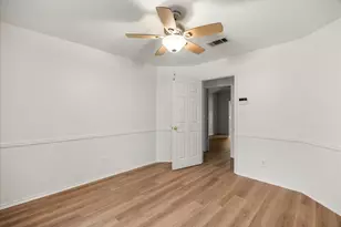 417 Sky Harbour Ct, Granbury, TX 76049 - Photo 28