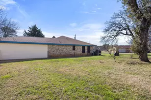 417 Sky Harbour Ct, Granbury, TX 76049 - Photo 26