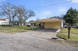 417 Sky Harbour Ct, Granbury, TX 76049 - Photo 24