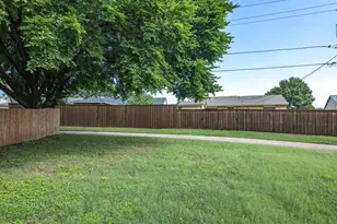 10217 Ironwood Ln, Dallas, TX 75249 - Photo 22