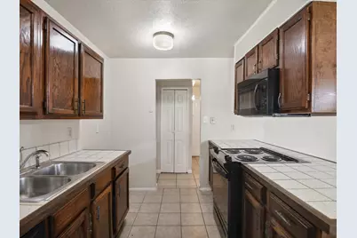 10217 Ironwood Lane, Dallas, TX 75249 - Photo 10