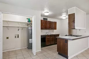10217 Ironwood Ln, Dallas, TX 75249 - Photo 8