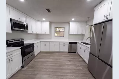 304 Brook Hollow Drive, DeSoto, TX 75115 - Photo 10