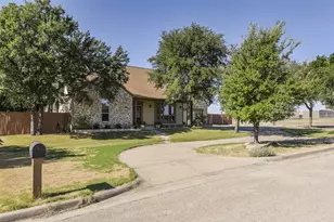 102 Tiffany Tr, Weatherford, TX 76086 - Photo 2