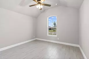 620 Jameson St, Springtown, TX 76082 - Photo 28