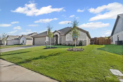 620 Jameson Street, Springtown, TX 76082 - Photo 2