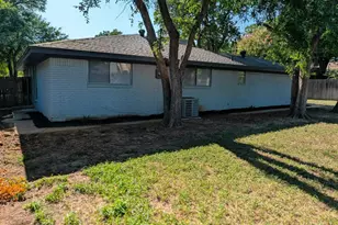 1756 Cynthia Ln, Hurst, TX 76054 - Photo 26