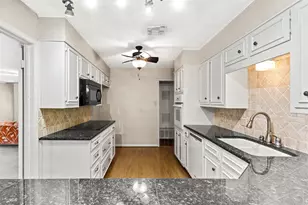2825 Chimney Hill Dr, Waco, TX 76708 - Photo 10