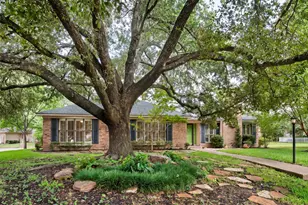 2825 Chimney Hill Dr, Waco, TX 76708 - Photo 2