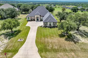 8021 White Dr, Granbury, TX 76049 - Photo 2