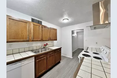 7127 Winterberry Drive, Dallas, TX 75249 - Photo 14
