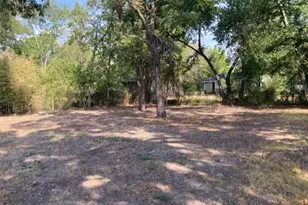 826 W 9th St, Bonham, TX 75418 - Photo 24