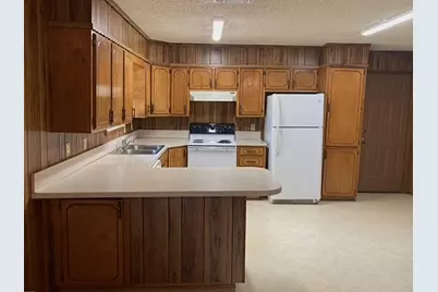 826 W 9th Street, Bonham, TX 75418 - Photo 8