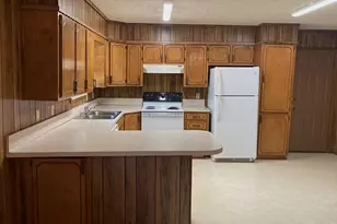 826 W 9th St, Bonham, TX 75418 - Photo 8